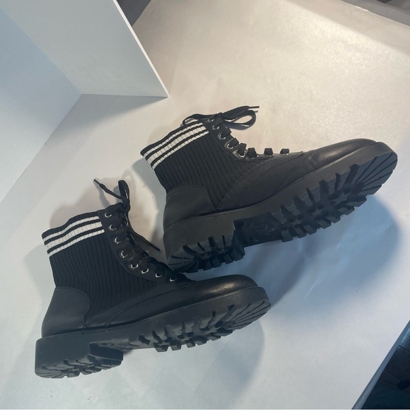 Steve Madden Holten black combat sock boot size 11, sporty, edgy, ultra-cool. - Picture 5 of 10